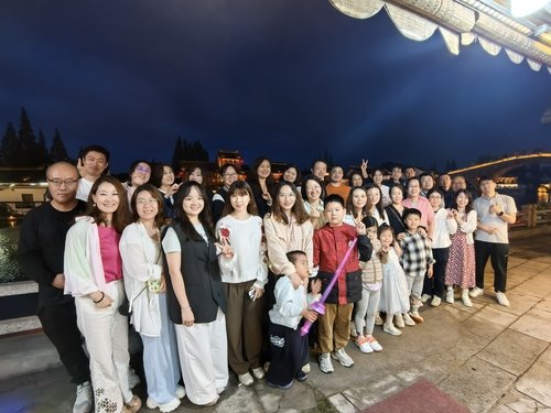 精心策划组织了赴青浦区的2天1晚春游